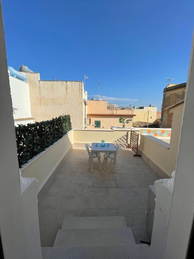 Casa Crispi Hotel Noto Exterior foto